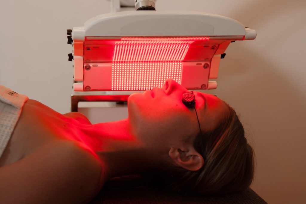 What are the effects of red light therapy on fat loss