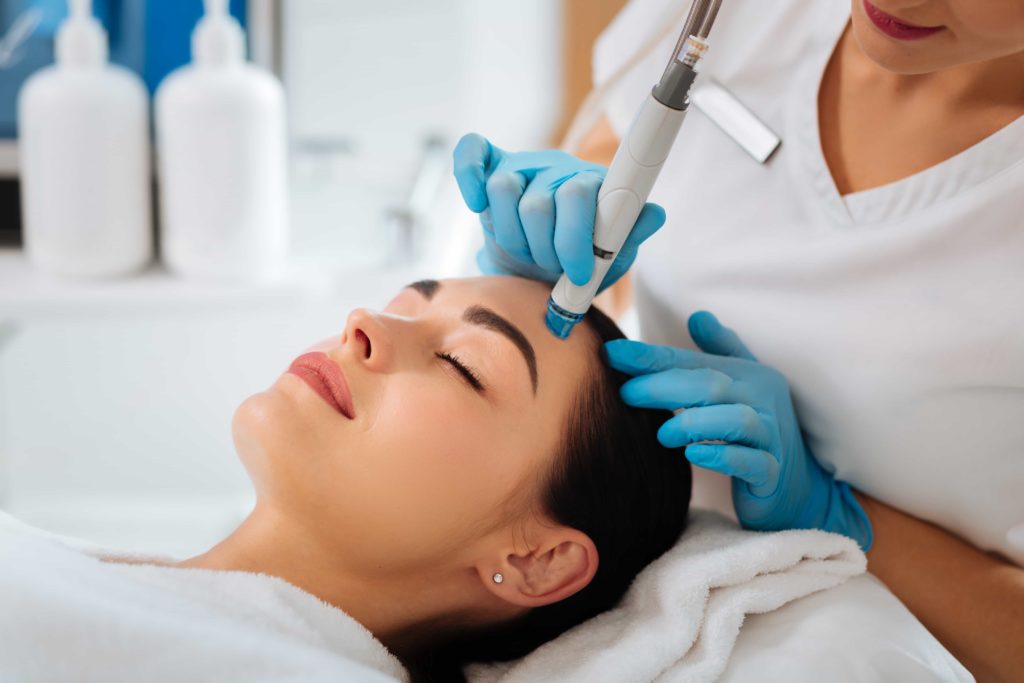 How Does HydraFacial Benefit Your Skin